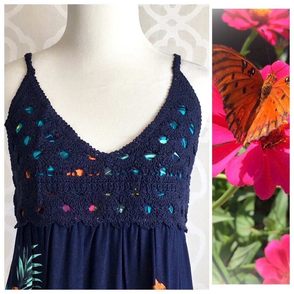 *LAST ONE* Tropical Lounge Wildflower Tunic Mini - Picture 2 of 8